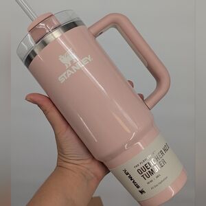 New STANLEY Quencher H2.0 Flowstate Tumbler cup 30 OZ Peach Whip
